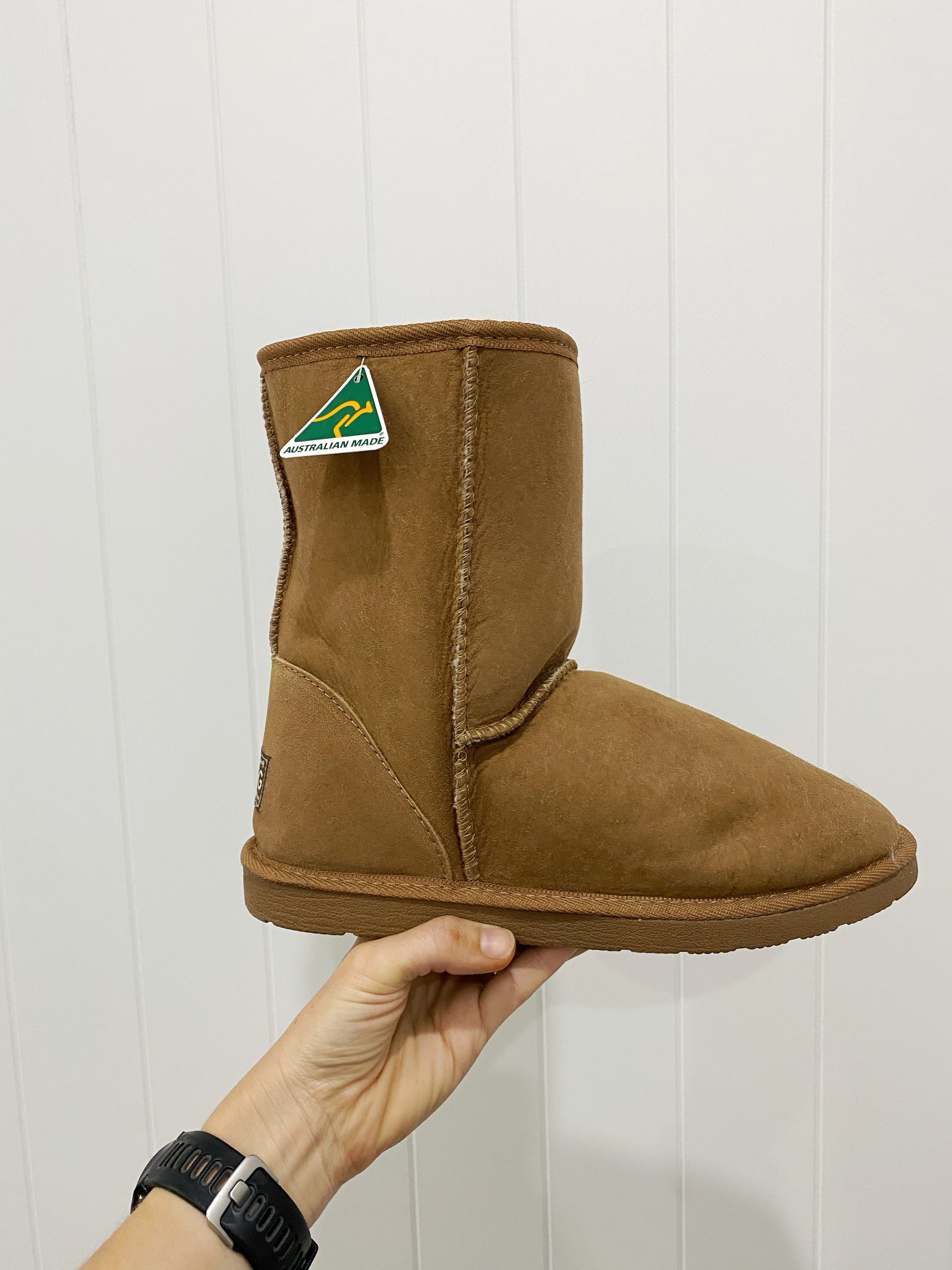 SHORT AMERICAN UGG BOOT CHESTNUT